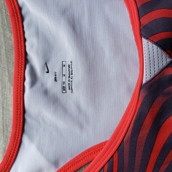 NWT Nike Women Dri-Fit Workout Top Black Red M - Picture 2 of 14